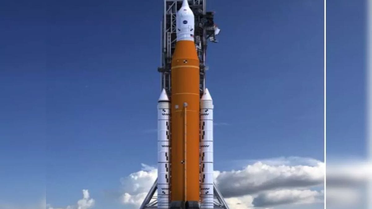 NASA Film Tracks Artemis 1 Rocket S Path To The Pad As Mission Stack