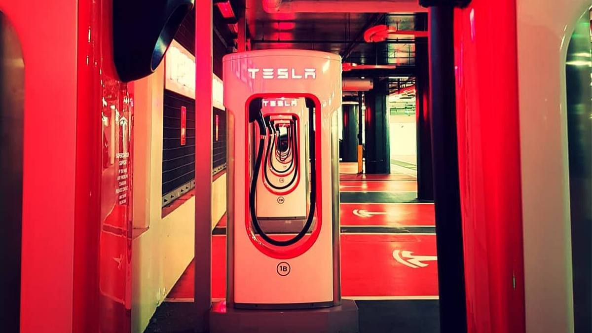 tesla battery auto sector