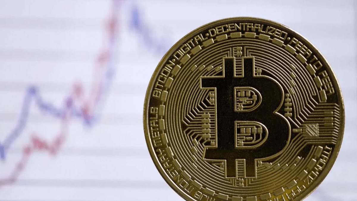 bitcoin-reaches-its-new-mark-of-32000-usd-making-e-currency-a-new