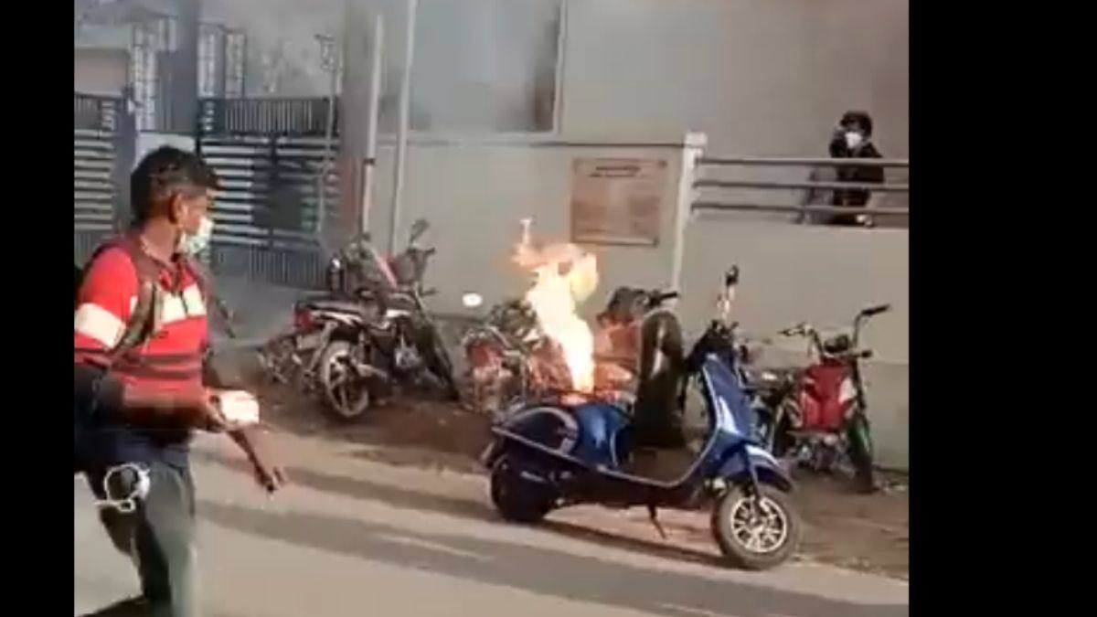 Fire scooter картинка