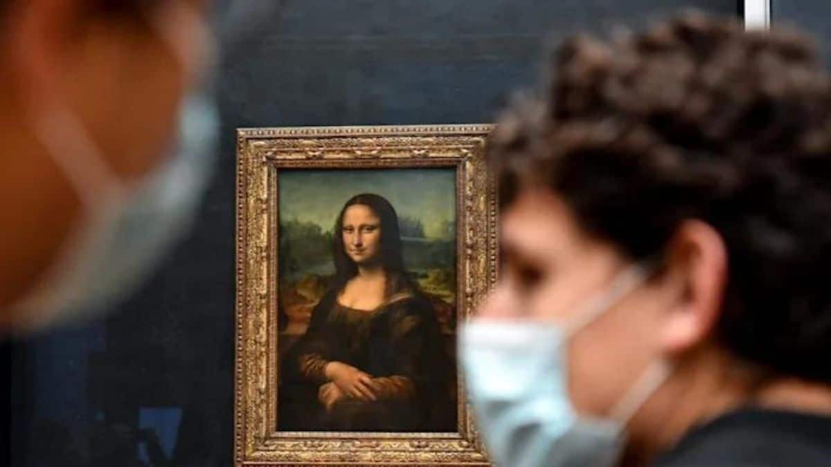 A Cake-Throwing Environmental Activist Targeted the Mona Lisa For Some ...