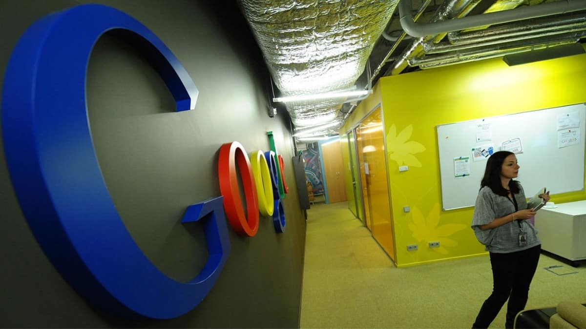 Russian Telecommunication watchdog fines Google for defaming it's army