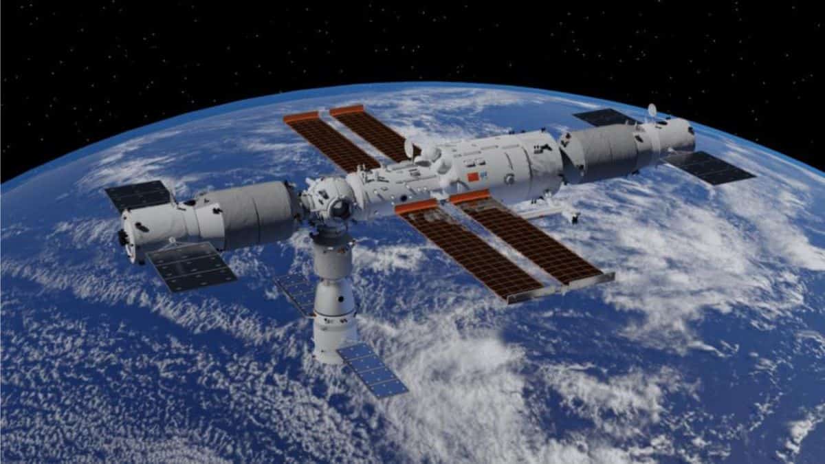 Chinese astronauts have arrived to the Tiangong space station to assist with the station's construction