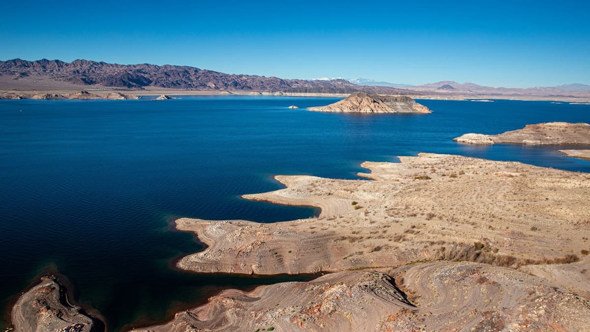 NASA images reveal Lake Mead is shrinking - The Tech Outlook