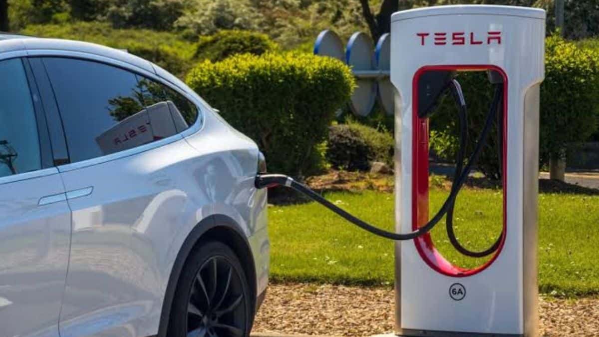 Tesla V4 Supercharger