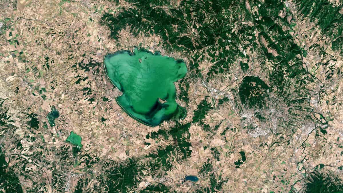 Lake Trasimeno featured in this weeks 'Earth from Space' image - The ...