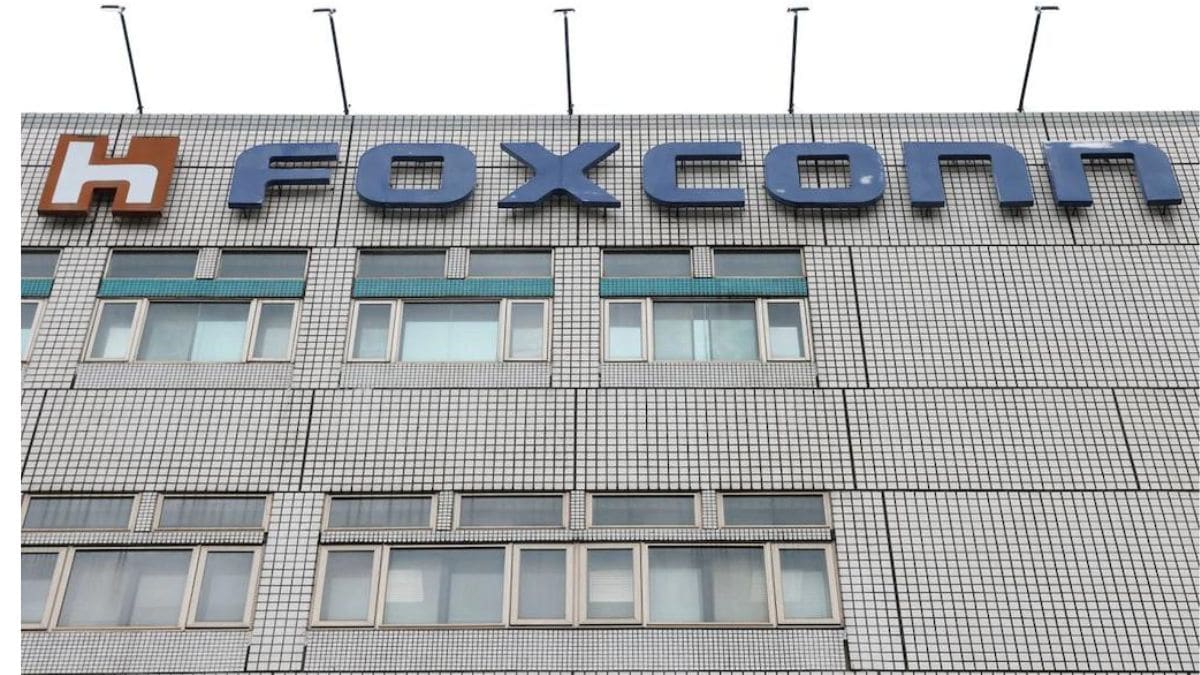 Heard About The Clash Between Foxconn Workers And Police Now Get To Know The Reason Behind It 