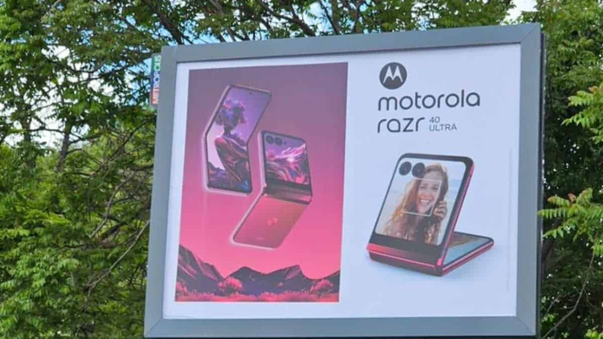 motorola razr foldable phone